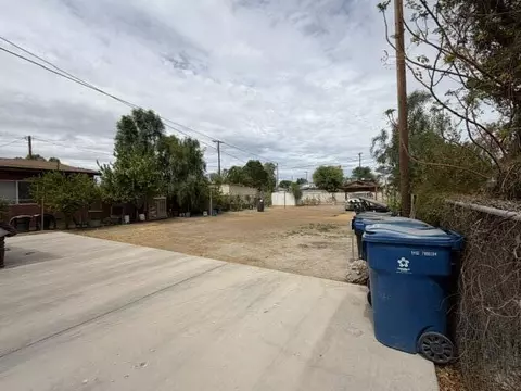 Exterior - 943 J St, Brawley, CA 92227 photo 9 of 14