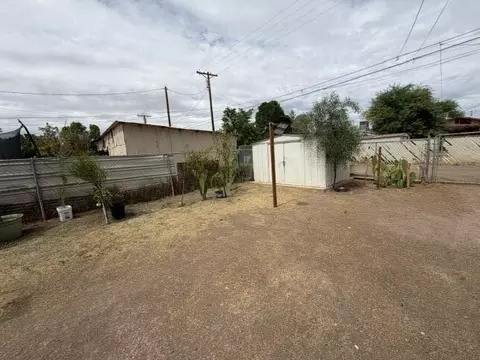Exterior - 943 J St, Brawley, CA 92227 photo 13 of 14