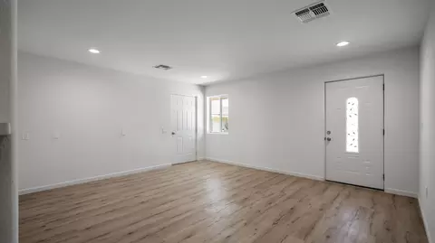 Living - 8582 Frontera Ave, Yucca Valley, CA 92284 photo 6 of 9