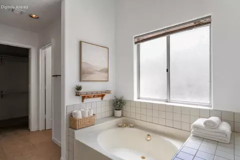 Bath - 8582 Frontera Ave, Yucca Valley, CA 92284 photo 3 of 9