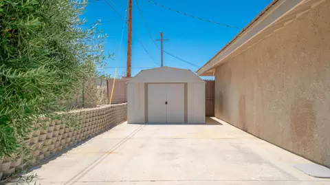 Exterior - 8582 Frontera Ave, Yucca Valley, CA 92284 photo 10 of 16