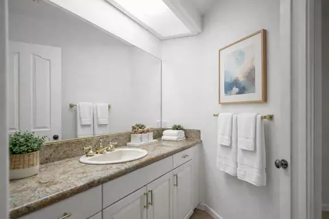 Bath - 8582 Frontera Ave, Yucca Valley, CA 92284 photo 5 of 9