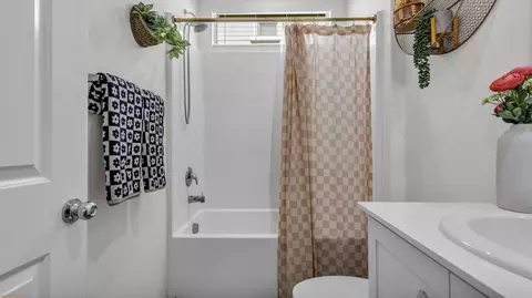 Bath - 84465 Calle Chavez, Coachella, CA 92236 photo 4 of 6