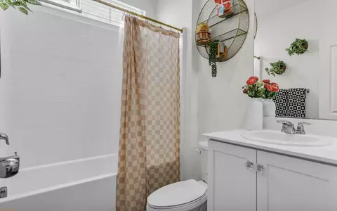 Bath - 84465 Calle Chavez, Coachella, CA 92236 photo 5 of 6
