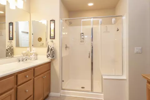 Bath - 60108 Katie Cir, La Quinta, CA 92253 photo 2 of 2