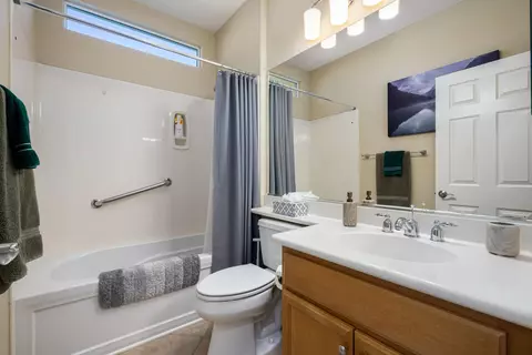 Bath - 60108 Katie Cir, La Quinta, CA 92253 photo 1 of 2