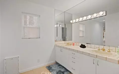 Bath - 8564 Taft Ct, Yucca Valley, CA 92284 photo 1 of 5