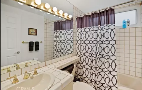 Bath - 8564 Taft Ct, Yucca Valley, CA 92284 photo 5 of 5