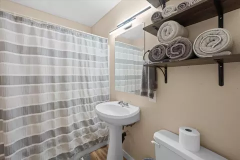 Bath - 196 Sunset Ln, Sugarloaf, CA 92386 photo 1 of 2