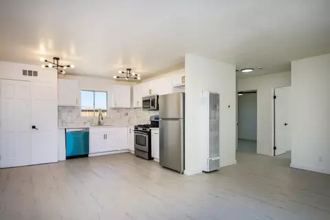 Kitchen - 7382 Olympic Rd, Joshua Tree, CA 92252 photo 4 of 4