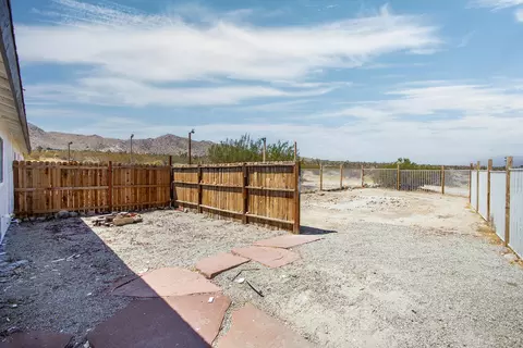 Exterior - 7382 Olympic Rd, Joshua Tree, CA 92252 photo 6 of 11