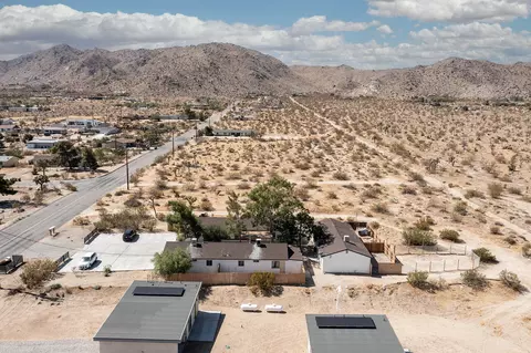 View/Area - 7382 Olympic Rd, Joshua Tree, CA 92252 photo 2 of 6