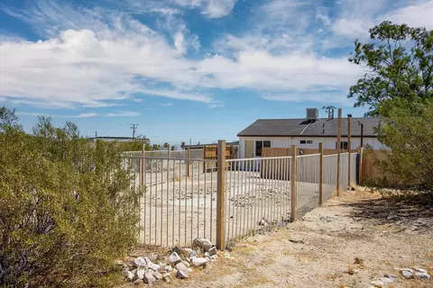 Exterior - 7382 Olympic Rd, Joshua Tree, CA 92252 photo 9 of 11