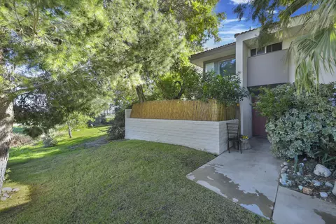 2504 N Whitewater Club Dr, Palm Springs, CA 92262
