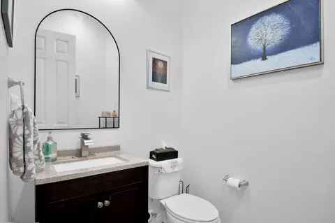 Bath - 85564 Molvena Dr, Indio, CA 92203 photo 1 of 4