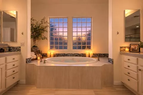 Bath - 49578 Colorado St, Indio, CA 92201 photo 3 of 6
