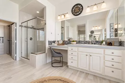Bath - 49578 Colorado St, Indio, CA 92201 photo 4 of 6