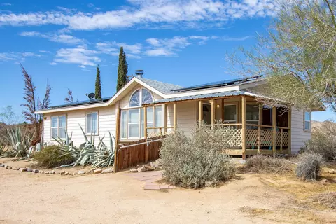 Exterior - 1959 Yetters Ln, Landers, CA 92285 photo 2 of 21