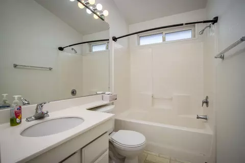 Bath - 1959 Yetters Ln, Landers, CA 92285 photo 1 of 2