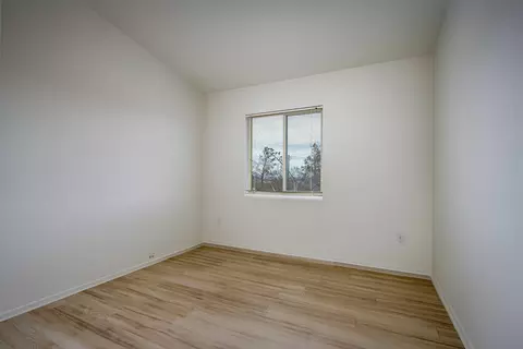 Bedroom - 1959 Yetters Ln, Landers, CA 92285 photo 2 of 3