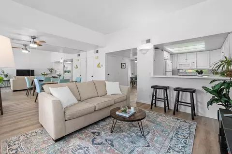 2433 Los Patos Dr, Palm Springs, CA 92264
