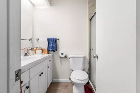 Bath - 45546 Aladdin St, Indio, CA 92201 photo 2 of 2