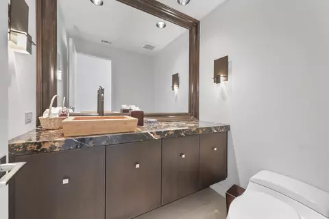 Bath - 55650 Oaktree, La Quinta, CA 92253 photo 1 of 5