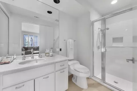 Bath - 55650 Oaktree, La Quinta, CA 92253 photo 2 of 5