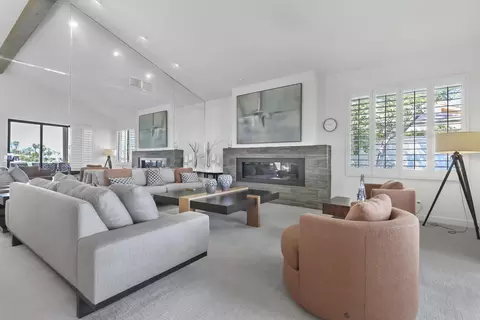 Living - 55650 Oaktree, La Quinta, CA 92253 photo 2 of 10