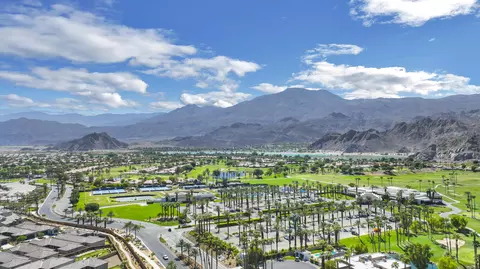 View/Area - 55650 Oaktree, La Quinta, CA 92253 photo 4 of 18