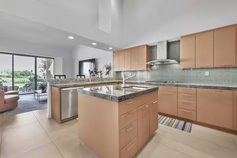 Kitchen - 55650 Oaktree, La Quinta, CA 92253 photo 2 of 6