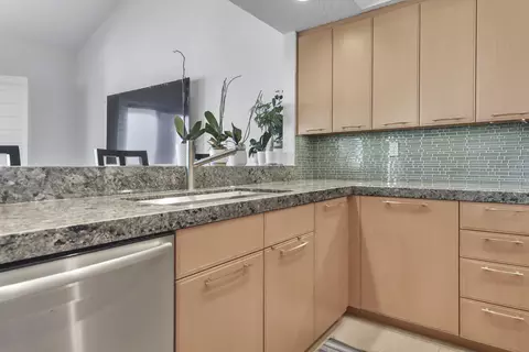 Kitchen - 55650 Oaktree, La Quinta, CA 92253 photo 5 of 6