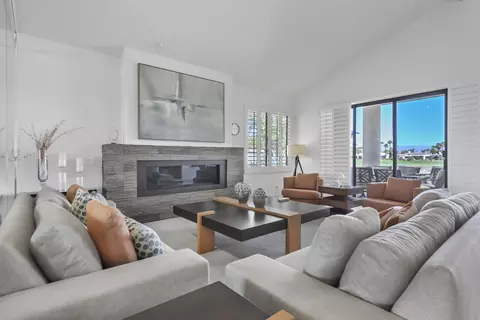 Living - 55650 Oaktree, La Quinta, CA 92253 photo 1 of 10