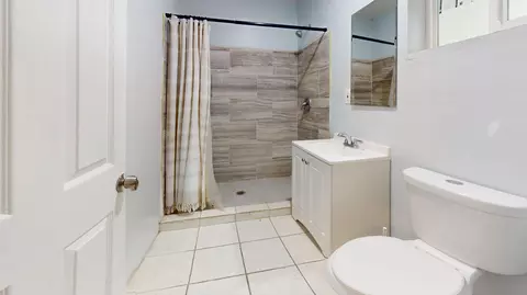 Bath - 43560 Arabia St, Indio, CA 92201 photo 2 of 4