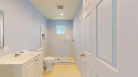 Bath - 43560 Arabia St, Indio, CA 92201 photo 4 of 4