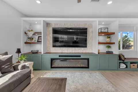 Living - 79311 Toledo Ln, Indio, CA 92203 photo 4 of 5