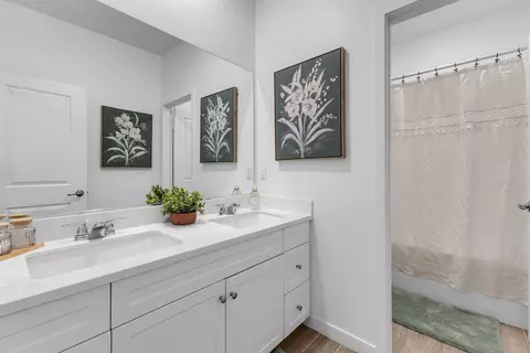 Bath - 79311 Toledo Ln, Indio, CA 92203 photo 4 of 5