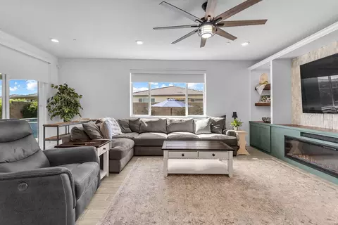 Living - 79311 Toledo Ln, Indio, CA 92203 photo 3 of 5