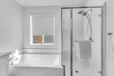 Bath - 79311 Toledo Ln, Indio, CA 92203 photo 1 of 5