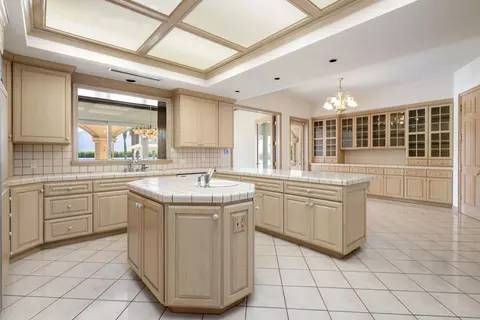 Kitchen - 82820 Avenue 54, Thermal, CA 92274 photo 1 of 6