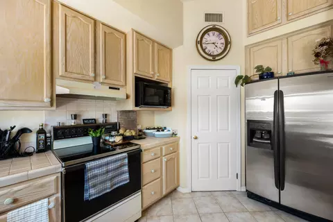Kitchen - 82820 Avenue 54, Thermal, CA 92274 photo 6 of 6