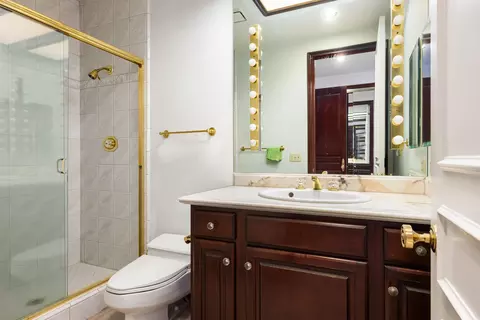 Bath - 82820 Avenue 54, Thermal, CA 92274 photo 7 of 10