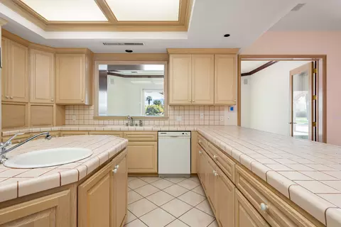 Kitchen - 82820 Avenue 54, Thermal, CA 92274 photo 2 of 6