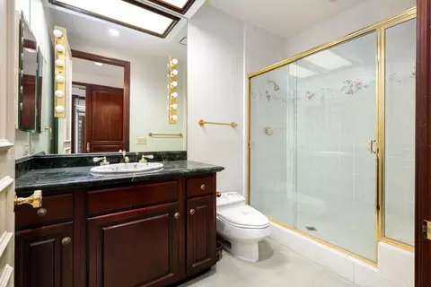 Bath - 82820 Avenue 54, Thermal, CA 92274 photo 4 of 10