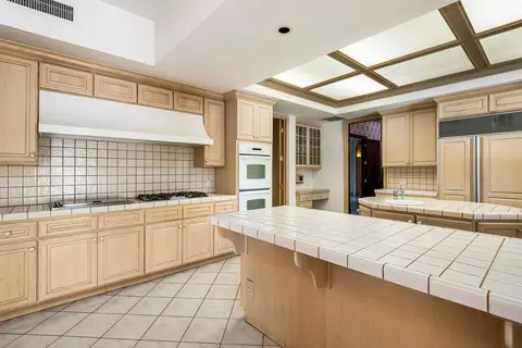 Kitchen - 82820 Avenue 54, Thermal, CA 92274 photo 4 of 6