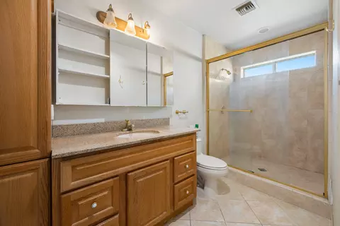 Bath - 82820 Avenue 54, Thermal, CA 92274 photo 10 of 10