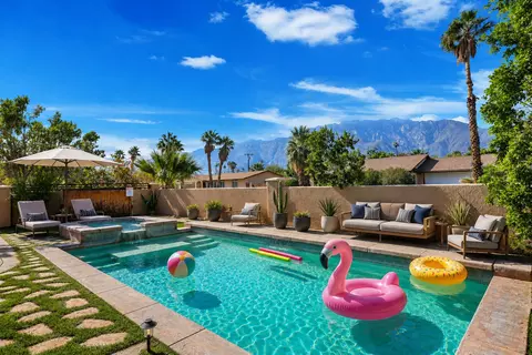 2990 N Biskra Rd, Palm Springs, CA 92262