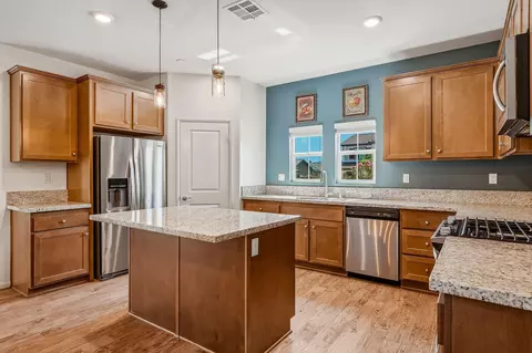 67486 Rio Largo Rd, Cathedral City, CA 92234