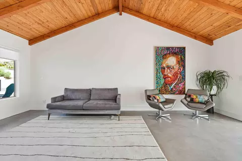 Living - 7429 Cardillo Trl, Yucca Valley, CA 92284 photo 2 of 7