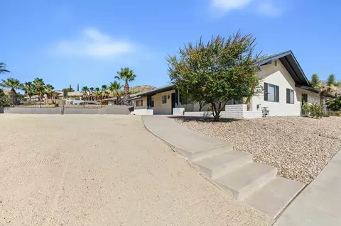 Exterior - 7429 Cardillo Trl, Yucca Valley, CA 92284 photo 3 of 14